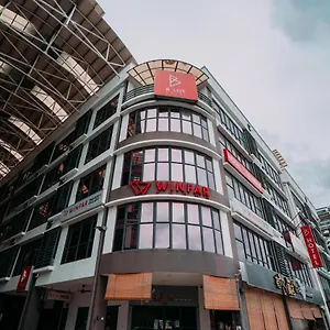 https://b-lot-hotel.kualalumpurs-hotels.com